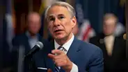 Nuevo proyecto de ley espera la firma de Greg Abbott en Texas para nuevos cambios en la compra y venta de vehículos