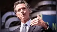 Buenas noticias para residentes en California: Gavin Newsom anuncia proyecto de ley para beneficiar a este grupo de estudiantes