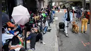Aviso importante para inmigrantes en EEUU: gobernador podría firmar proyecto de ley que penaliza a organizaciones benéficas que alojen indocumentados
