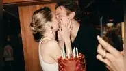 Es oficial: Gigi Hadid y Bradley Cooper presumen su nueva relación con tierno beso en Instagram