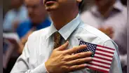 Buenas noticias para inmigrantes en EEUU: nuevo proyecto de ley abriría un camino hacia la ciudadanía americana para trabajadores de este sector