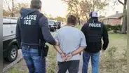 Tiene Green Card y apoyaba abiertamente a Trump, pero ICE lo detuvo e inició un proceso de deportación en su contra