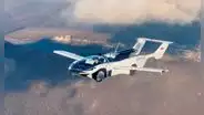 El auto volador llegaría en 2026: AirCar tiene alas y puede alcanzar los 250 km/h en el aire