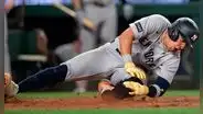 ¡Dura baja para Yankees! Beisbolista venezolano sufre terrible lesión en pleno juego de MLB 2025