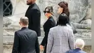 Kim Kardashian revela en juicio que pensó que la "matarían a tiros" durante robo en su apartamento en París: "Te perdono"
