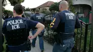 Inmigrantes bajo la mira de ICE: agentes arrestaron a más de 200 indocumentados en esta importante 'ciudad santuario' de EEUU