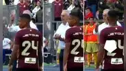 ¿Contra el árbitro? El polémico gesto de Jorge Fosatti en derrota de Universitario ante Juan Pablo II