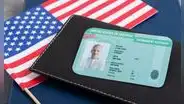 Green Card: cómo un inmigrante en EEUU puede solicitar el documento tras últimas actualizaciones de 2025
