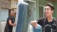Joven lavó su colchón y lo puso a secar en la calle, pero se lo robaron: publicó aviso en redes para que lo ayuden a encontrarlo
