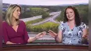 El emotivo momento en que presentadora de noticiero inicia trabajo de parto en vivo y continúa con el noticiero en Nueva York