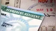 Mucha atención, inmigrante con Green Card: estas son las consecuencias de no llevar la identificación en EEUU