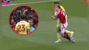 'Dibu' Martínez 'embistió' a Højlund y se ganó la tarjeta roja de manera directa en su último partido con Aston Villa