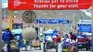 Crisis en Bolivia obliga a los comerciantes en la frontera con Perú a exigir pagos en soles: "Ya no te reciben plata boliviana"