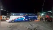 Delincuentes armados bloquean carretera para asaltar a pasajeros de bus interprovincial en Puno