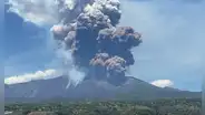 Volcán Etna entra en erupción en Sicilia: lanza una enorme nube de ceniza visible desde kilómetros en Italia