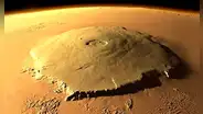 La inteligencia artificial descifra el misterio de unas extrañas rayas sobre una montaña de 22 kilómetros en Marte