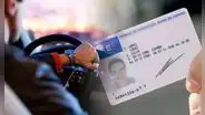 ¿Cuáles son los requisitos y costos para obtener el carnet de conducir en España en 2025?