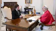 Papa León XIV se reunió con Javier Milei y confirmó que visitará Argentina, según portavoz presidencial