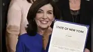 Kathy Hochul firmó estas leyes en Nueva York y entraron en vigor en junio de 2025: qué dicen las nuevas medidas poco conocidas