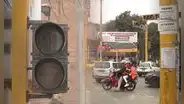 Vecinos denuncian que cerca de 20 semáforos en Comas no funcionan desde hace 10 días: “Se vienen reportando como cinco accidentes y no hacen caso"