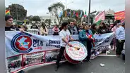 Gremio de trabajadores y docentes exigen mejores condiciones laborales en las afueras del Congreso: "Me avergüenza mi gobierno"