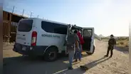 Padre inmigrante acepta deportación por 20 años de EEUU para regresar a sepultar a su hijo en México: "Todo era para él"