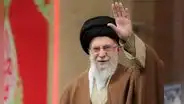 ¿Quién es Alí Jamenei, el líder supremo de Irán que amenaza con un "daño irreparable" a Estados Unidos y cuánto poder tiene?