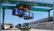 El futuro del transporte ya está en marcha: camiones cruzan Europa "sin pisar la carretera" gracias a la primera autopista ferroviaria en España
