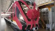 China entrega los primeros trenes automáticos que modernizarán la línea ferroviaria en un país de Sudamérica