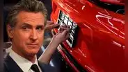 California les dice adiós a las viejas placas: Gavin Newsom firmó ley que permite a conductores modificar esta parte del vehículo