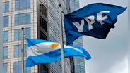 Justicia de EEUU ordena a Argentina ceder el 51% de sus acciones en la petrolera YPF a dos sociedades españolas