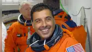 La historia del astronauta mexicano José Hernández que pasó de ser campesino a participar en una misión espacial en la NASA