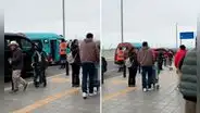 Combi de Huaycán ingresa al nuevo aeropuerto Jorge Chávez y usuarios bromean: “Más barato que el taxi”