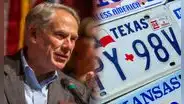 La ley firmada en Texas: Greg Abbott cambia las placas de los vehículos, decisión que puede afectar a conductores
