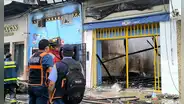 Voraz incendio arrasa con cinco inmuebles en zona comercial de Iquitos