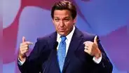 Ron DeSantis y la buena noticia para trabajadores en Florida: los 5 requisitos para aplicar a la Licencia Universal