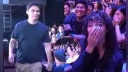 Curwen sorprende con tierno beso a su novia Carla en evento de 'Habla Good' en el teatro Canout