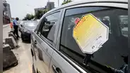 Municipios no podrán multar ni usar grúas para autos mal estacionados: ¿calles se convertirían en cocheras?