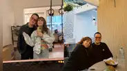 ¿Carlos Orozco enamorado? YouTuber sube historia curiosa junto a bailarina peruana