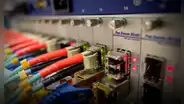 Científicos logran enviar información cuántica por cables de fibra óptica usados para internet