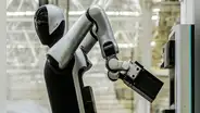 China presenta el primer robot en el mundo que funciona las 24 horas del día y los 7 días de la semana: se autocambia las baterías