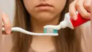 Estas son las 14 pastas dentales con fluoruro de estaño que podrían causar irritación y dolor bucal, advierte el Minsa