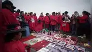 Familiares de víctimas de la represión del Estado se reunen en protesta simbólica en el Cerro San Cristobal