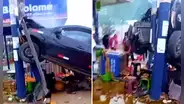Aparatoso accidente en Los Olivos: auto se despista, choca contra poste y destruye puesto de comida ambulante