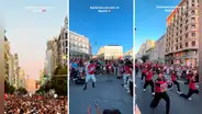 Peruanos tomaron las calles de Madrid con increíble banderolazo y usuarios comentan: "El inca Atahualpa estaría orgulloso"