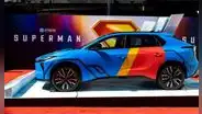 Toyota y Superman se unen en la pantalla grande: el nuevo Toyota bZ debuta en el cine como el auto oficial de Lois Lane