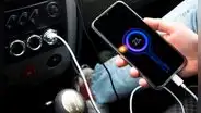 Por qué no deberías cargar tu teléfono en el puerto USB del auto: esto puede pasarle a su batería