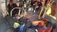 Arrestan a sujeto que golpeó con un termo a chofer de transporte público hasta dejarlo grave en Jalisco, México