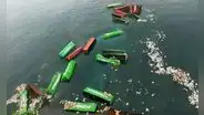 Saqueo y contaminación: lo que dejó la caída de contenedores de un buque taiwanés en el mar del Callao