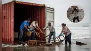 Contenedor que cayó en muelle del Callao terminó en playa de Chancay: vecinos encontraron sillas y mesas